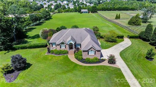 1212 Rosehill Drive sold home in Oak Grove Farm, Waxhaw, NC