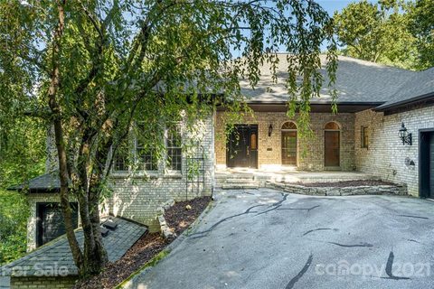 121 Greenleaf Drive