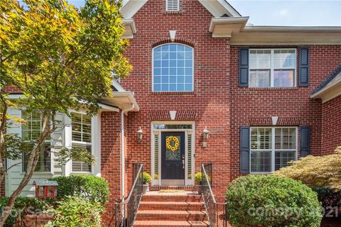 143 Shoreline Parkway sold home in Lakeshore, Tega Cay, SC