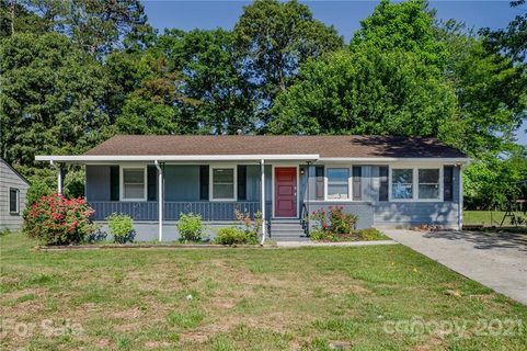105 Upward Acres Street sold home in Upward Acres, East Flat Rock, NC