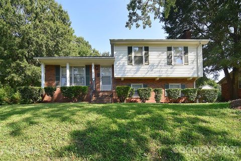 5909 Amity Place