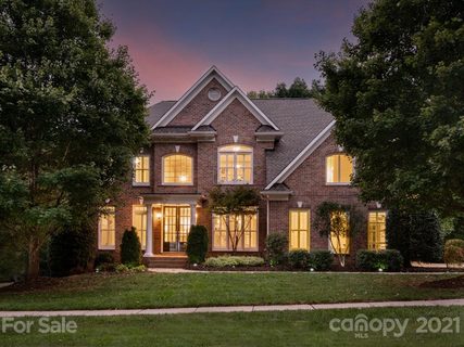 1112 Lytton Lane