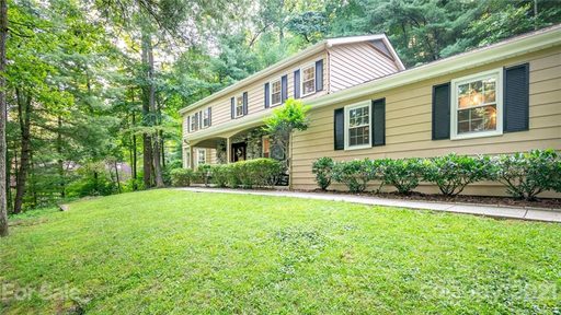 220 Estate Drive sold home in Chanteloupe Ctry Est, Hendersonville, NC