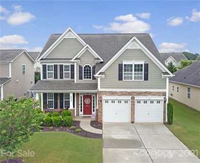 823 Solandra Way