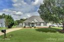 711 White Oak Lane sold home in Matthews, SC