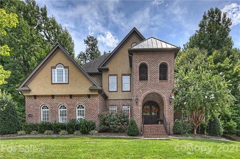 6548 Robin Hollow Drive