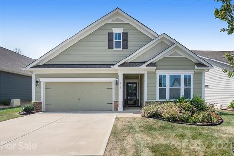 121 Hanks Bluff Drive