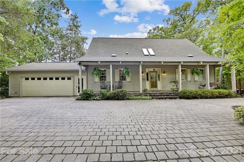 82 Heritage Drive