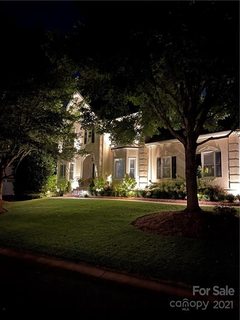 305 Dorsett Downs