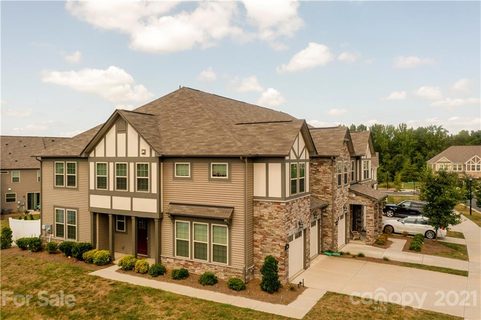 5725 Lachlan Hill Lane
