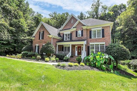 3019 Lakewood Edge Drive