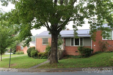 28 Trowbridge Lane