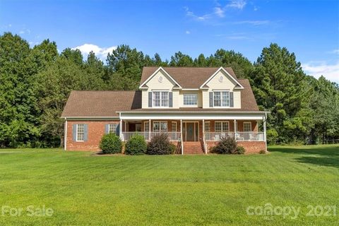 5226 Hickory Knoll Lane sold home in Hickory Ridge Estates, Mount Holly, NC