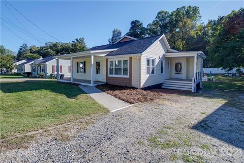 106 Willowbrook Circle sold home in Woodcrest, Lexington, NC