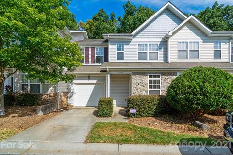 2926 White Willow Road
