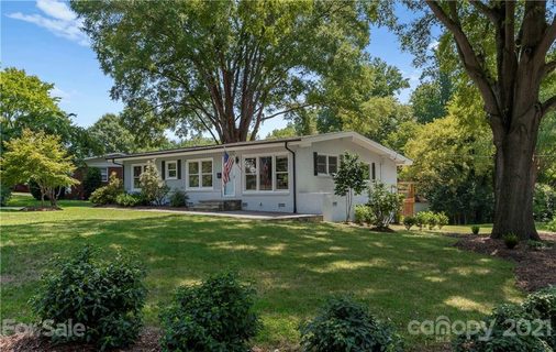 1600 Edgewater Drive