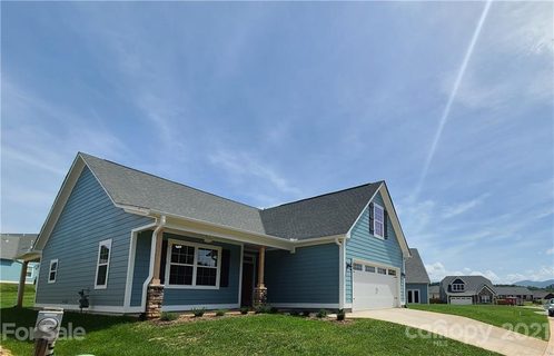 34 Lyndon Circle