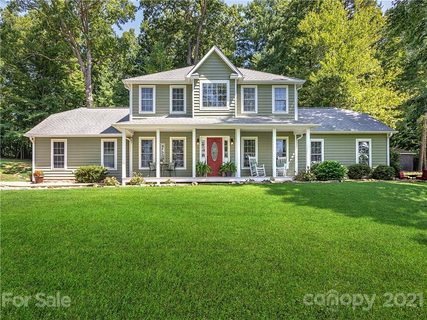 19 Golden Lane sold home in Alexander Place, Leicester, NC