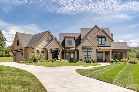 98 Drummond Circle