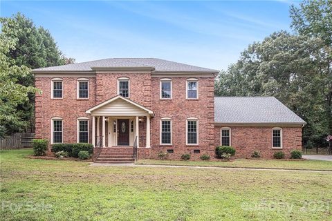 2115 Providence Drive sold home in East Providence Estates, Charlotte, NC