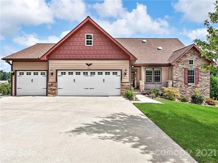 263 Tryon View Drive sold home in Deer Meadow, Flat Rock, NC