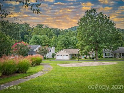 2687 Middleton Circle