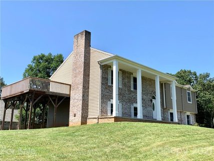 30 Azalea Drive sold home in Kimberly Hills, Weaverville, NC