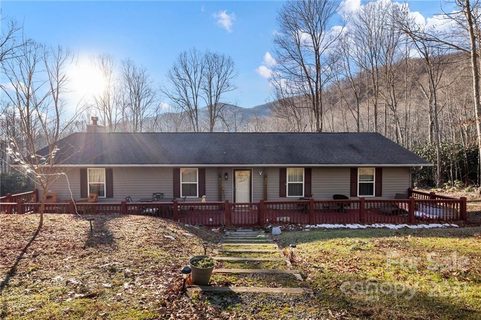 31 Notre Dame Lane sold home in Quail Cove, Clyde, NC