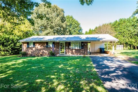 1011 30th Street sold home in Geitner Heights, Hickory, NC