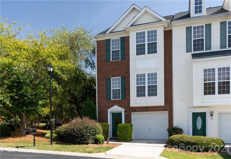 1703 Kashmir White Lane