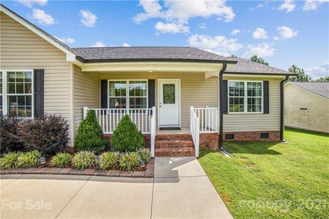 1627 Riverview Road sold home in Riverstone, Lincolnton, NC
