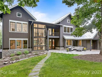 18 Wolfe Cove Road