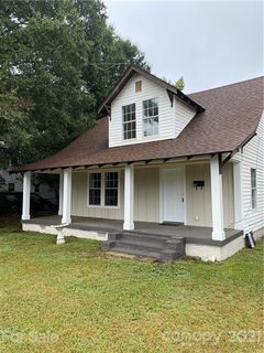 716 Main Street
