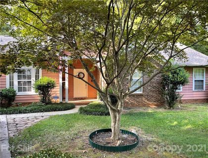 6115 Tartan Green Court