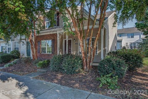 220 Primrose Walk