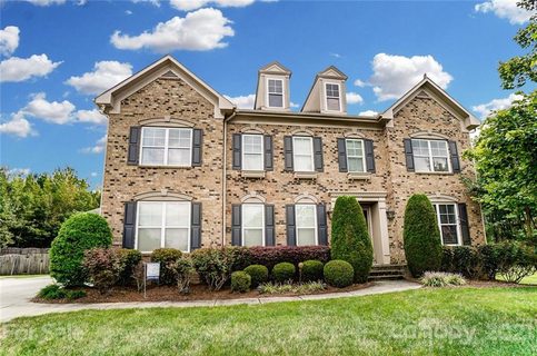 3102 Lakehurst Crossing