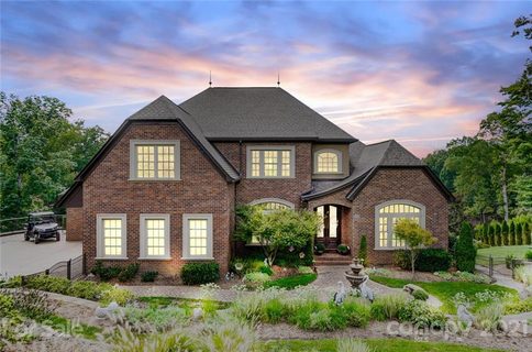 18328 Rosapenny Road sold home in Rosapenny Peninsula, Charlotte, NC