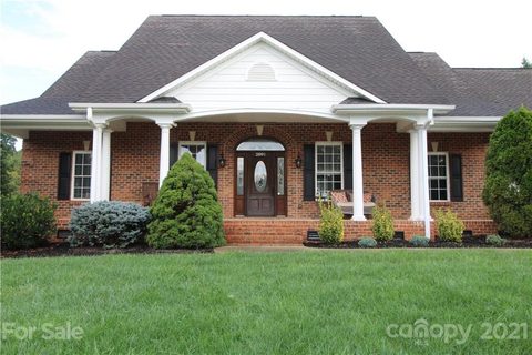 2891 Woodfield Lane sold home in The Fields At Weatherwood, Lincolnton, NC