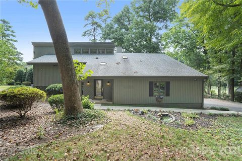100 Fairway Ridge
