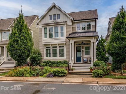 1813 Baxter Street