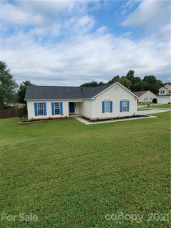 133 Clairwood Drive