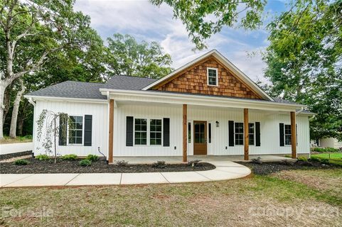 6216 King Wilkinson Road sold home in Delling Downs, Denver, NC