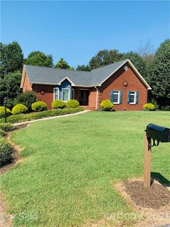 10 Ridge Drive