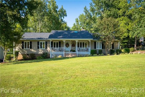 7785 Old Post Road sold home in Deertrack, Denver, NC