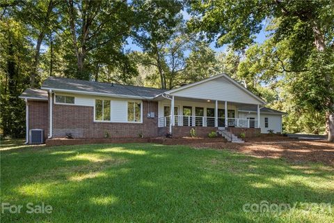 1040 Cedarwood Lane sold home in Cedarwood, Charlotte, NC