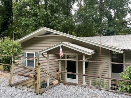 136 Rock Broad River Road sold home in Bat Cave Manor, Hendersonville, NC