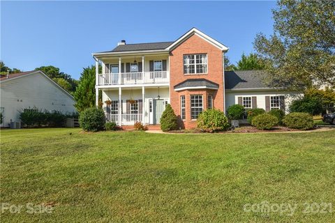 107 Currituck Court