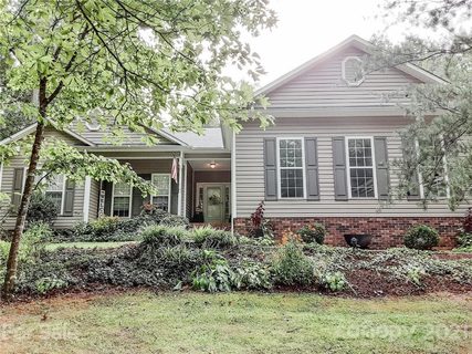 2056 Lynmore Drive sold home in Lynmore, Sherrills Ford, NC