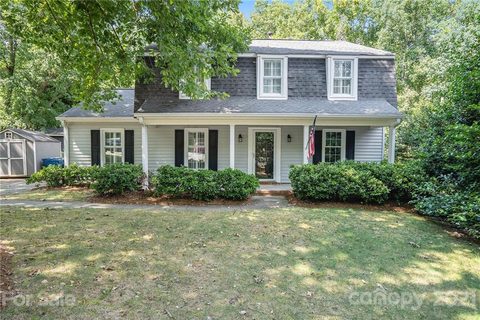 1323 Falkenburg Court