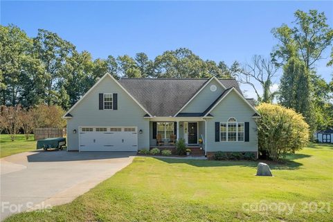 638 Maple Ridge Circle